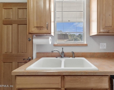 1618 El Camino Road - Photo Thumbnail 7
