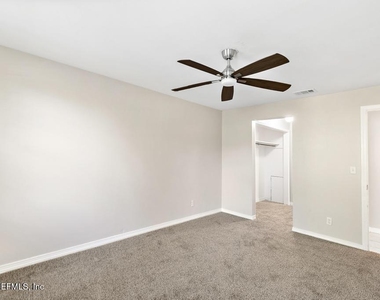 1618 El Camino Road - Photo Thumbnail 17