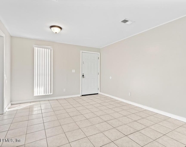 1618 El Camino Road - Photo Thumbnail 3