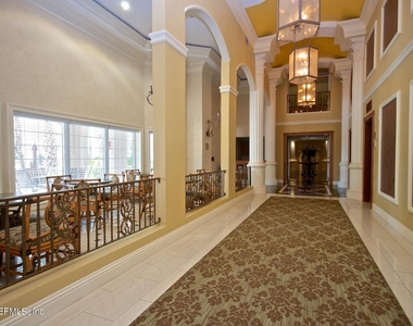 400 E Bay Street - Photo Thumbnail 13
