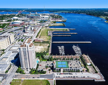 400 E Bay Street - Photo Thumbnail 2
