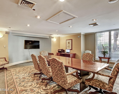 400 E Bay Street - Photo Thumbnail 15