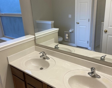 6332 Morse Avenue - Photo Thumbnail 13