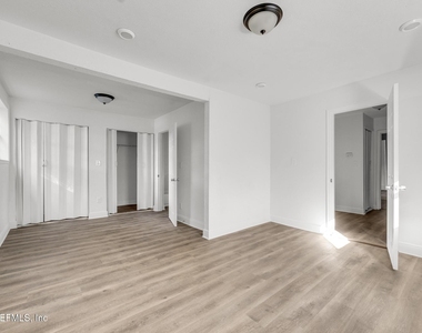 2816 Mars Avenue - Photo Thumbnail 14