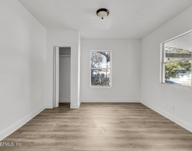 2816 Mars Avenue - Photo Thumbnail 6