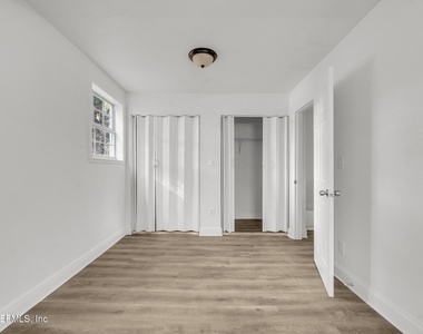 2816 Mars Avenue - Photo Thumbnail 16