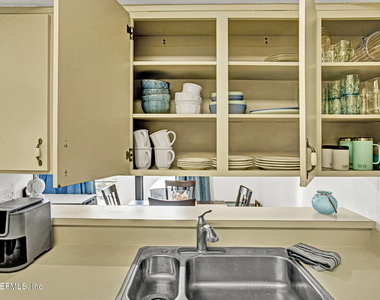743 Spinnakers Reach Drive - Photo Thumbnail 11