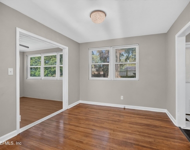 6338 Mercer Circle W - Photo Thumbnail 11