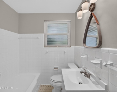 6338 Mercer Circle W - Photo Thumbnail 16