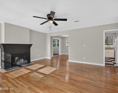 6338 Mercer Circle W - Photo Thumbnail 4