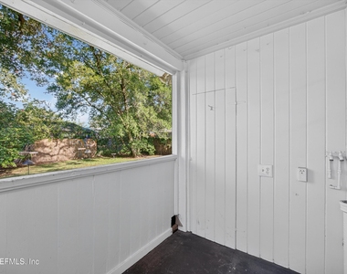 6338 Mercer Circle W - Photo Thumbnail 17