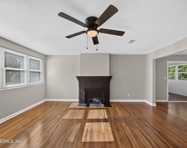 6338 Mercer Circle W - Photo Thumbnail 3