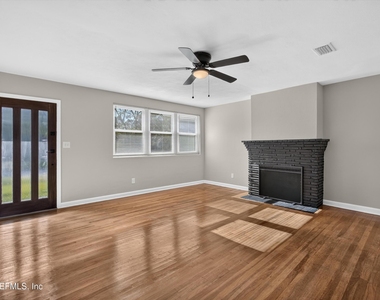 6338 Mercer Circle W - Photo Thumbnail 6