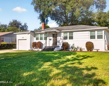 6338 Mercer Circle W - Photo Thumbnail 1