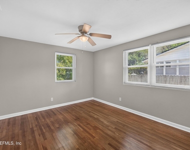 6338 Mercer Circle W - Photo Thumbnail 14