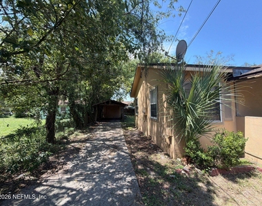 9116 Adams Avenue - Photo Thumbnail 2