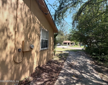 9116 Adams Avenue - Photo Thumbnail 5