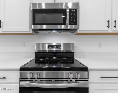 28 Disston Cove - Photo Thumbnail 23