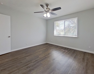 2216 Spring Park Road - Photo Thumbnail 8
