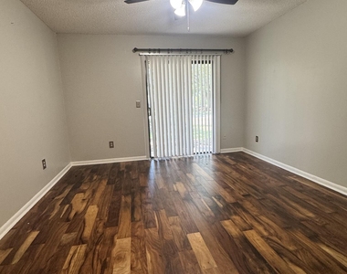 8343 Westover Court - Photo Thumbnail 9