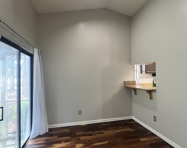 8343 Westover Court - Photo Thumbnail 7