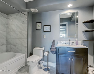 400 E Bay Street - Photo Thumbnail 28