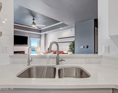 400 E Bay Street - Photo Thumbnail 13