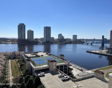 400 E Bay Street - Photo Thumbnail 8