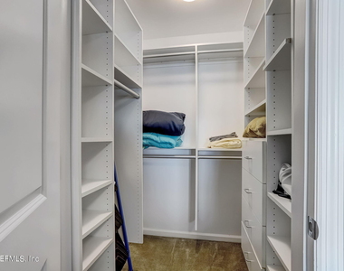 400 E Bay Street - Photo Thumbnail 25
