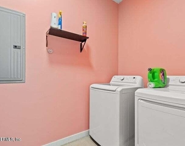 7954 Leona Street - Photo Thumbnail 9