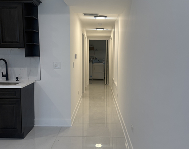 2702 S Union Avenue - Photo Thumbnail 2