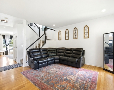 9 Tenneyson Court - Photo Thumbnail 8