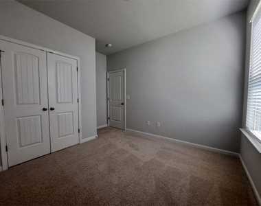 2787 Malton Way - Photo Thumbnail 7