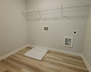 2787 Malton Way - Photo Thumbnail 13