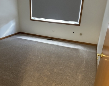 9529 Minnick Avenue - Photo Thumbnail 9