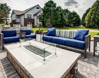 33 Kensington Circle - Photo Thumbnail 5