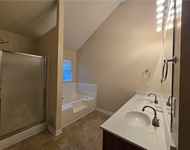5195 Miller Woods Trail - Photo Thumbnail 13