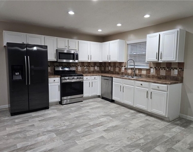 5195 Miller Woods Trail - Photo Thumbnail 2