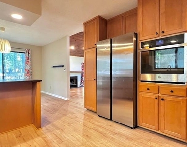 5175 Sunburst Drive - Photo Thumbnail 5