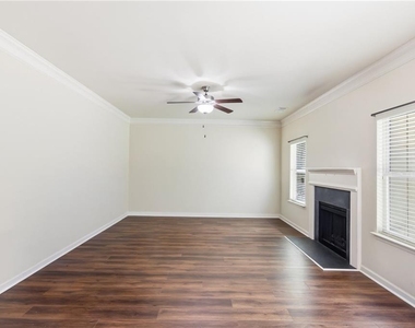 906 Donington Circle - Photo Thumbnail 6