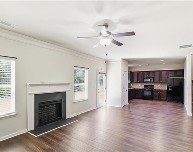 906 Donington Circle - Photo Thumbnail 9