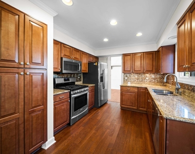 97 E Harbor Drive - Photo Thumbnail 6