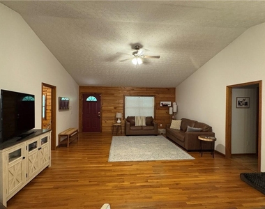 8911 Daerwater Drive - Photo Thumbnail 5