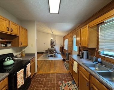 8911 Daerwater Drive - Photo Thumbnail 7