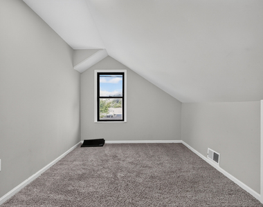 7945 W 91st Street - Photo Thumbnail 14