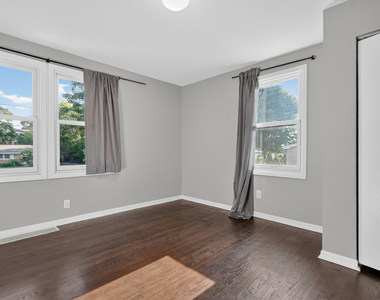 7945 W 91st Street - Photo Thumbnail 7