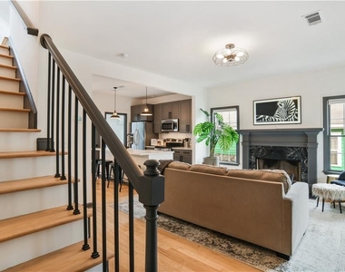 931 Fern Avenue Se - Photo Thumbnail 9