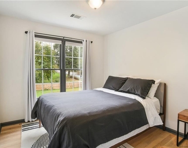 931 Fern Avenue Se - Photo Thumbnail 15