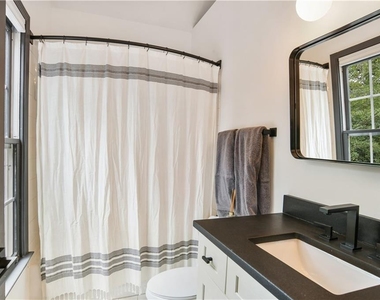 931 Fern Avenue Se - Photo Thumbnail 12