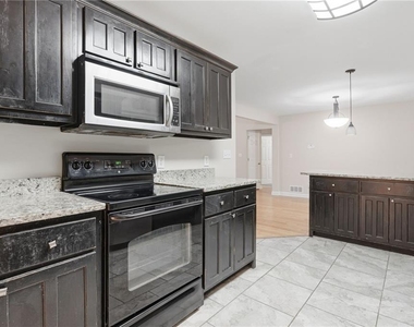 2753 Allyn Way Nw - Photo Thumbnail 1
